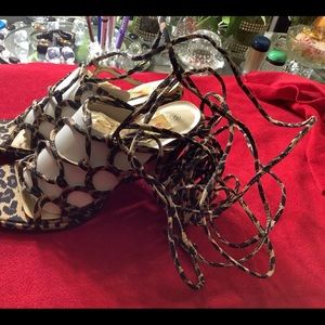 Leopard strap High Hills